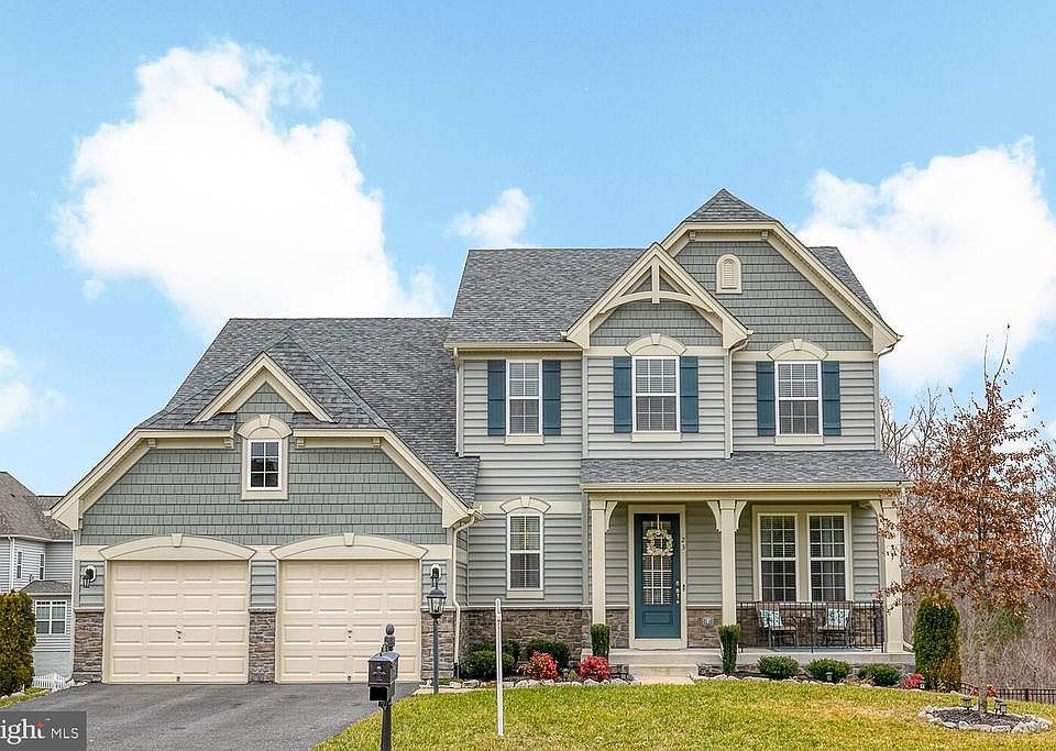 1st image of 23 Bradbury Way