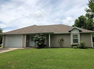 411 N West St, Nevada, MO 64772