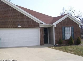 112 Clover Ct, Radcliff, KY 40160