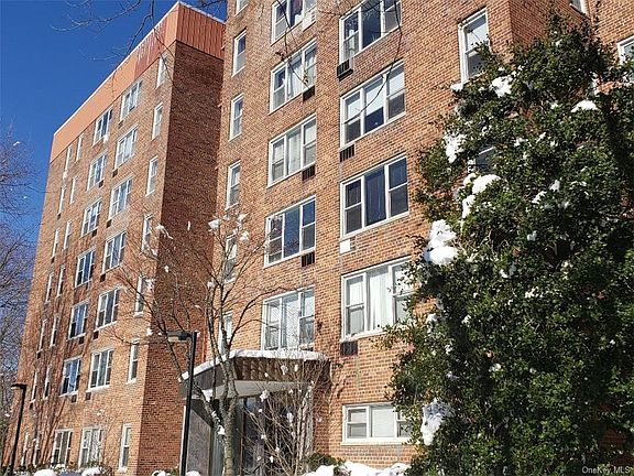 3rd image of 100 Dehaven Dr APT 301
