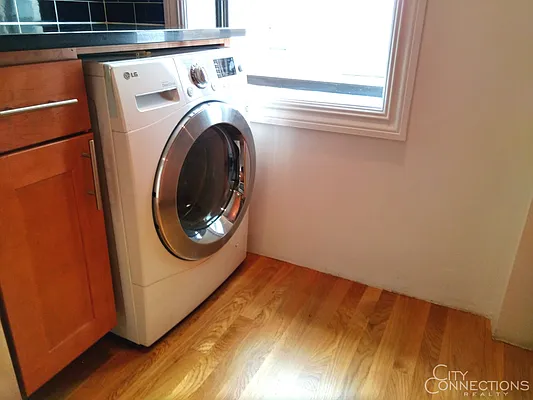 Rented by City Connections Realty | media 21