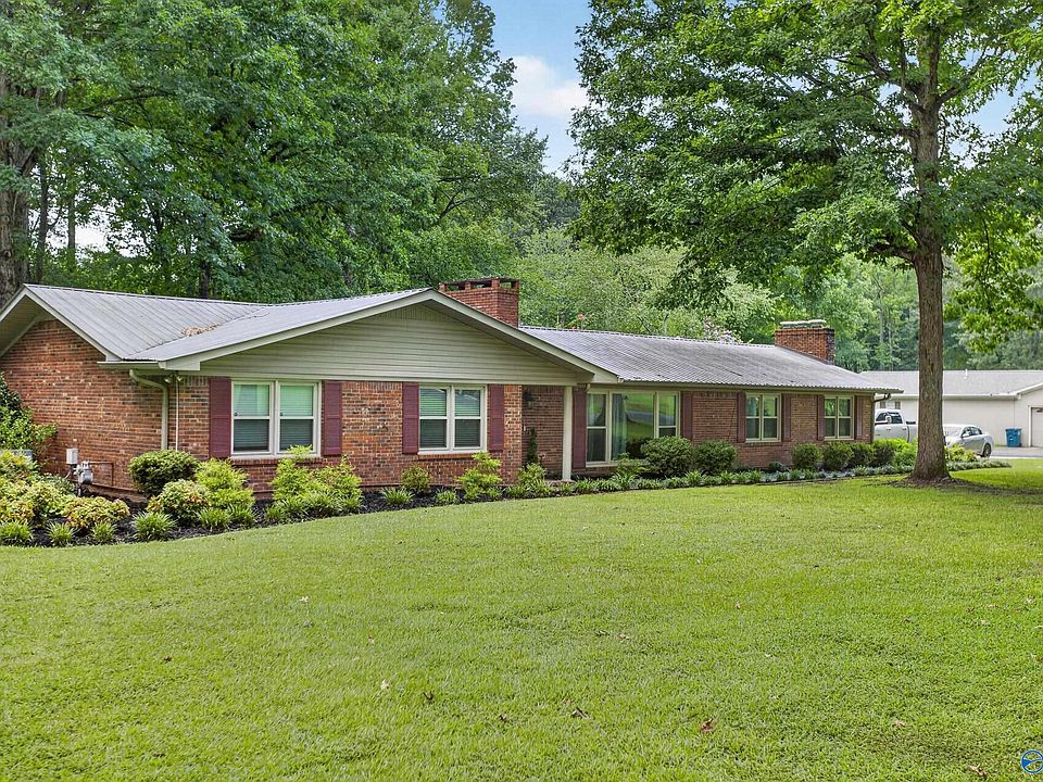 1st image of 301 Dogwood Dr