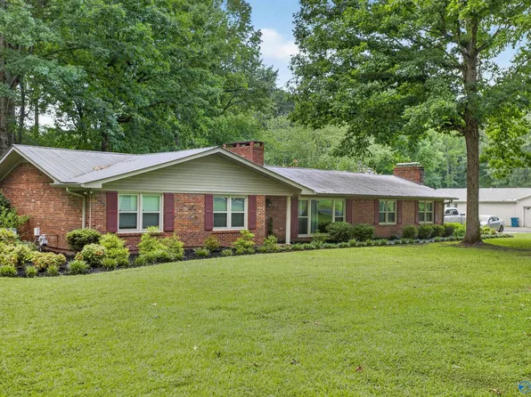 301 Dogwood Dr, Boaz, AL 35957