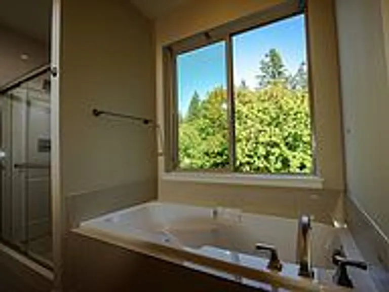 3208 NE Tillicum Cir — Photo 13