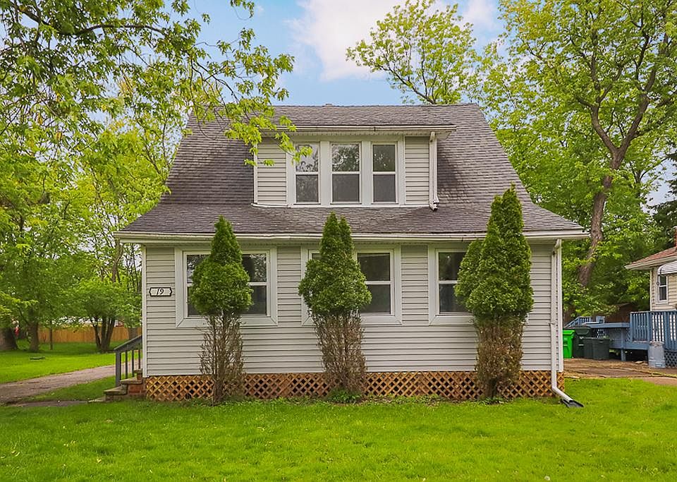 1st image of 19 Dewhurst Ave