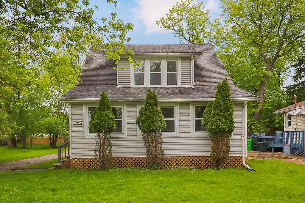 19 Dewhurst Ave photo 1