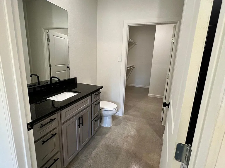 2 bed-Master bathroom