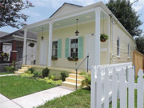 2nd image of 820 Elmira Ave
