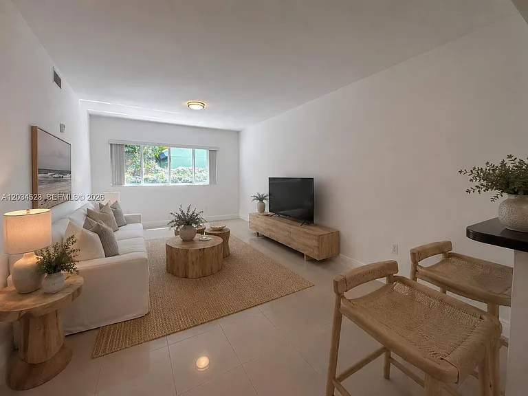 652 NE 63rd St #105 — Photo 8