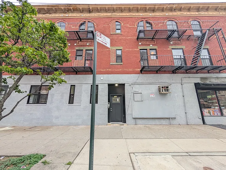 725 Dumont Ave #3R — Photo 9