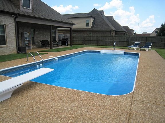 3rd image of 1071 Aquila Cir N