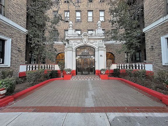 5th image of 45 E Mosholu Pkwy N APT 4B