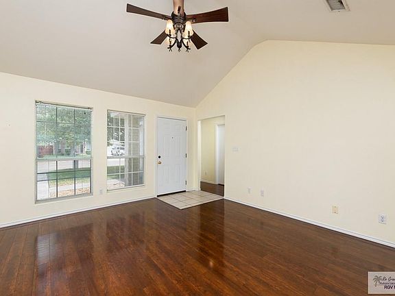 3rd image of 606 Chapote Ave