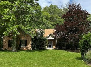 1267 Chateau Woods Dr, Saint Louis, MO 63135