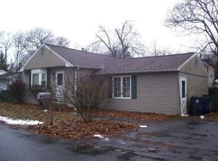 29 Rand St, Warwick, RI 02889