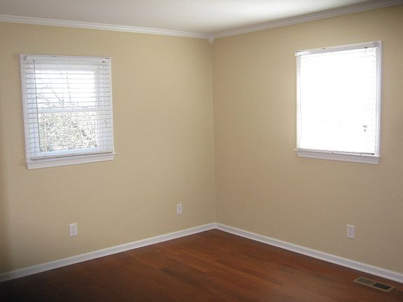 5th image of 1730 Pioneer Dr