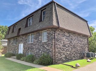 2423 E 50th St, Davenport, IA 52807