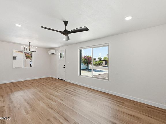5th image of 2230 W CAMBRIDGE Avenue