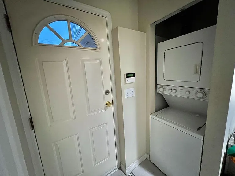 4864 Watling St #BASEMENT — Photo 13