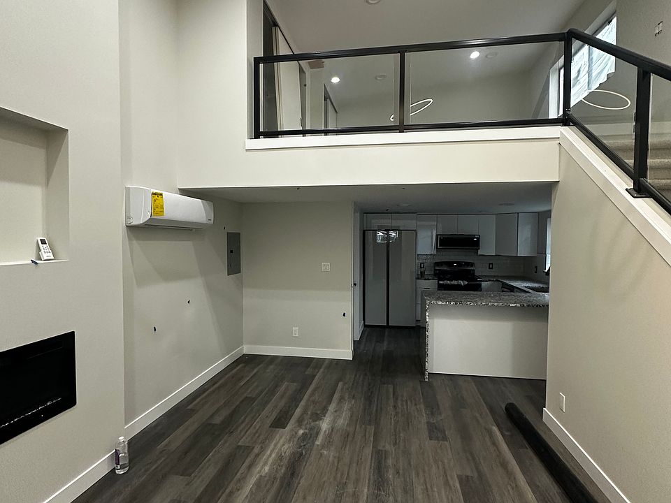 1st image of 10562 SE 228th St #1
