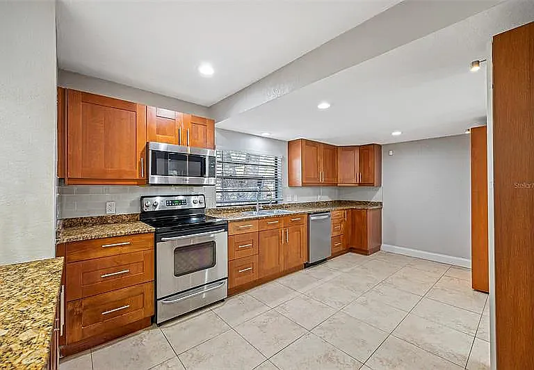 3910 W Pine St — Photo 3