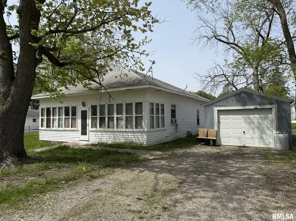 203 N 5th St, Oquawka, IL 61469