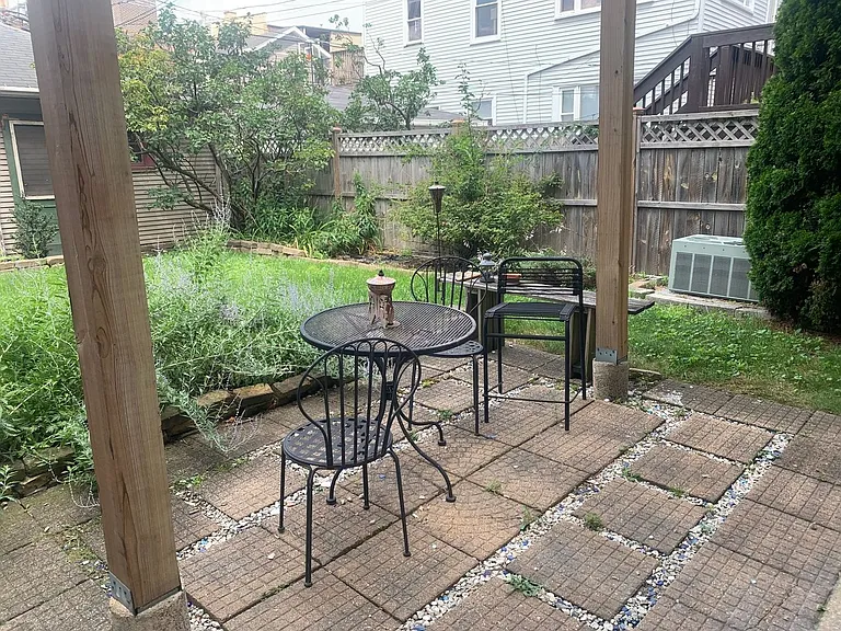3332 N Hamilton Ave — Photo 2