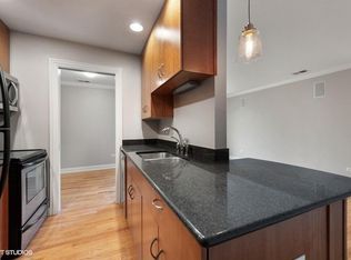 519 W Melrose St APT 213, Chicago, IL 60657