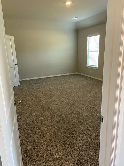4 bed, 1831 sqft, $2,085 — Photo 4