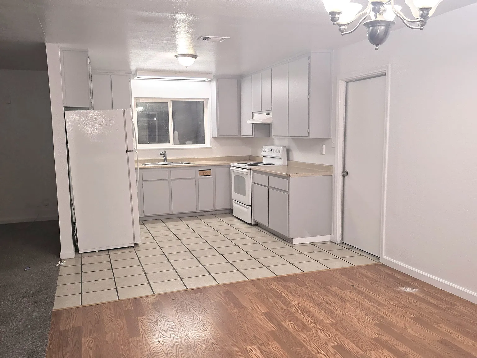 3 bed, 1285 sqft, $2,350 — Photo 3
