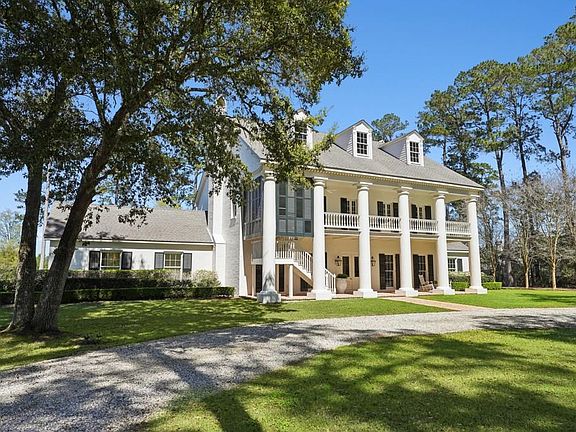 3rd image of 1 Cardinal Rd