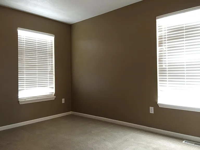 3313 Park Ridge Ln NE — Photo 4