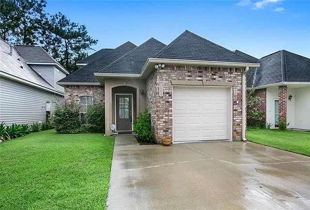 1st image of 109 Emerald Oaks Dr
