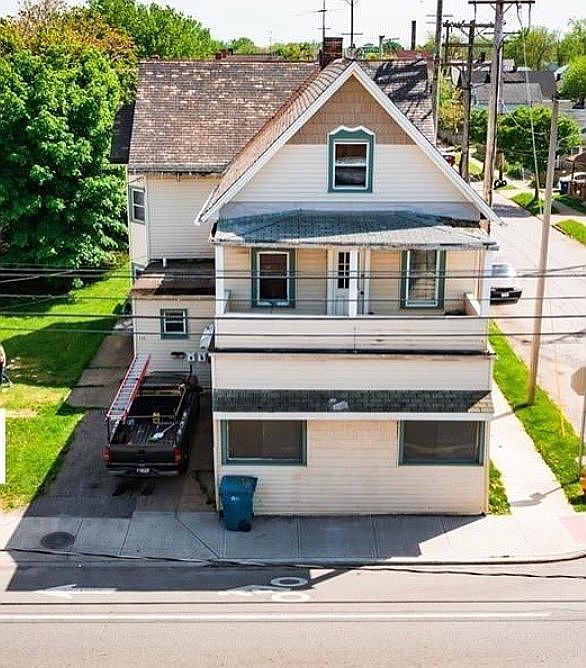 2nd image of 5711 Clark Ave