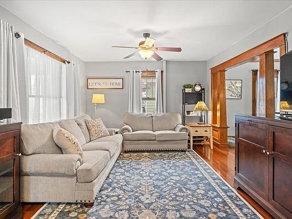 5th image of 79 Rush Ave