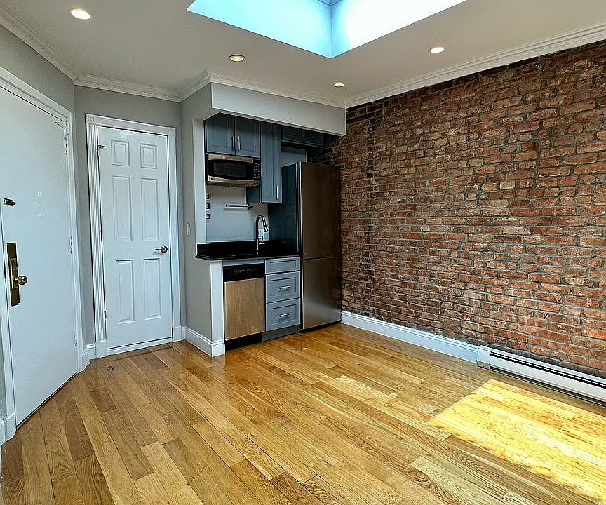 1st image of 529 E 6th St APT 1F