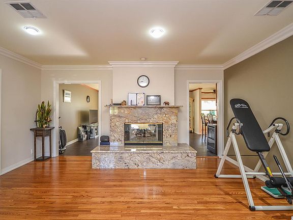 4th image of 2258 Luana Ln