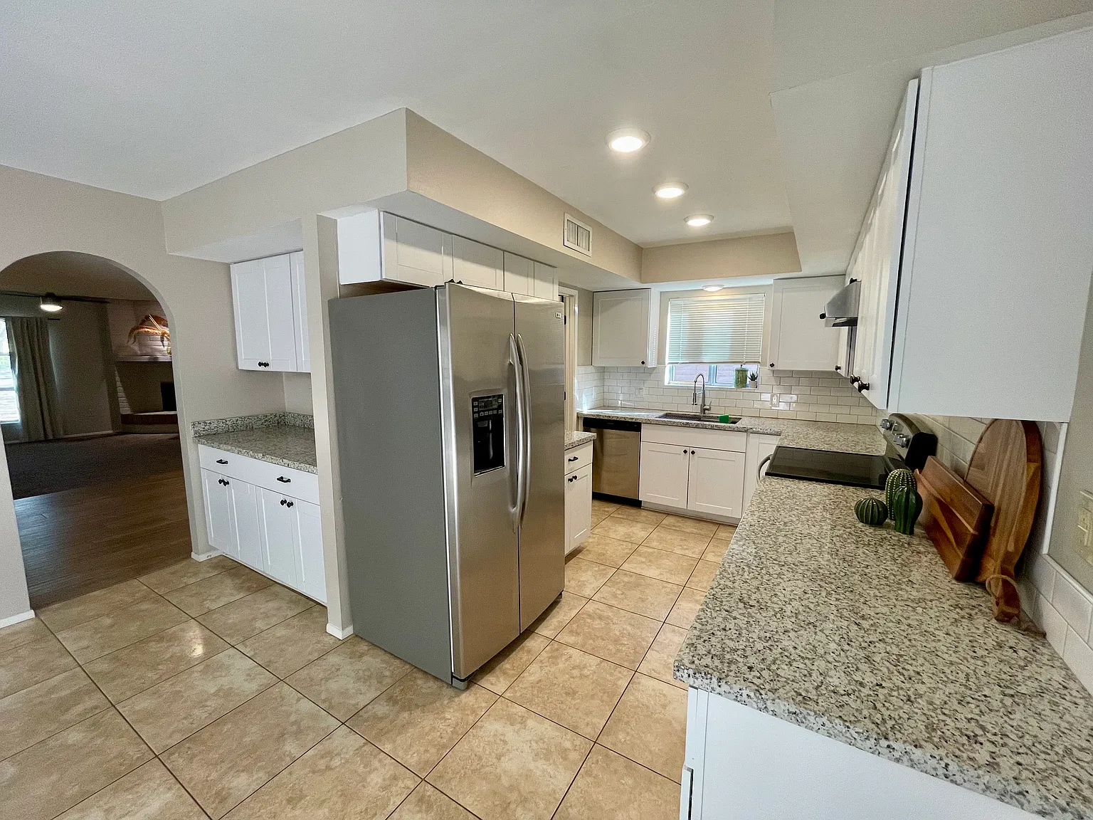 2 bed, 1901 sqft, $2,500 — Photo 3