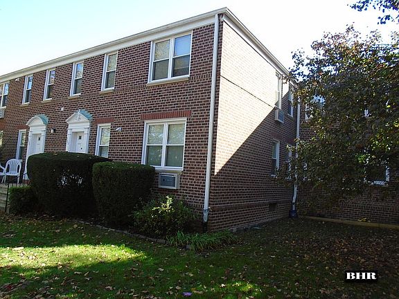 2nd image of 2001 Pearson St #84D
