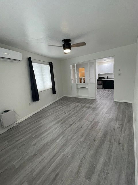 1st image of 1508 Dolphin St