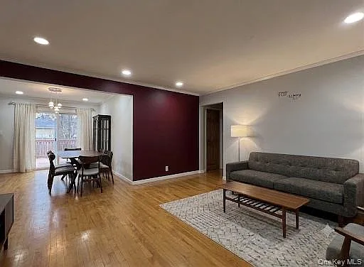 3 bed, 1.0 bath, 1092 sqft, $4,100 — Photo 3