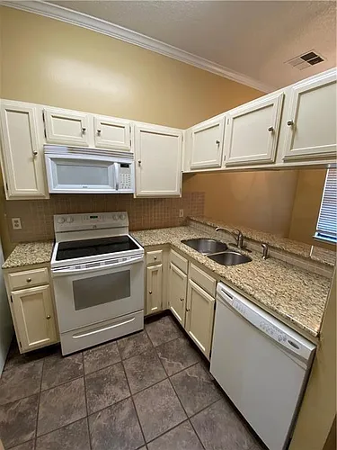 2802 Nueces St #311 Photo 1