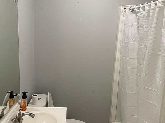 3rd image of 3724 Cass Ave