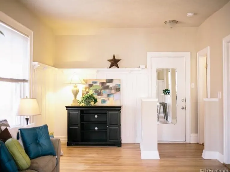 1356 N Pearl St #211 — Photo 2