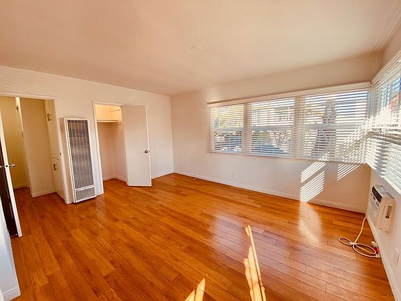 3rd image of 9128 National Blvd #120-08