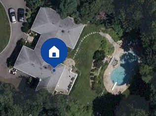 4 Daniel Ln, Dix Hills, NY 11746