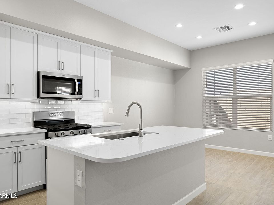 1st image of 5050 E HARTFORD Avenue