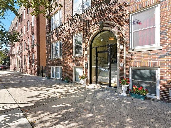 2nd image of 57 Corbin Ave APT 33