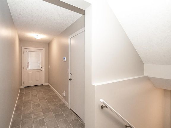 3rd image of 451 Sage Hill Grv NW