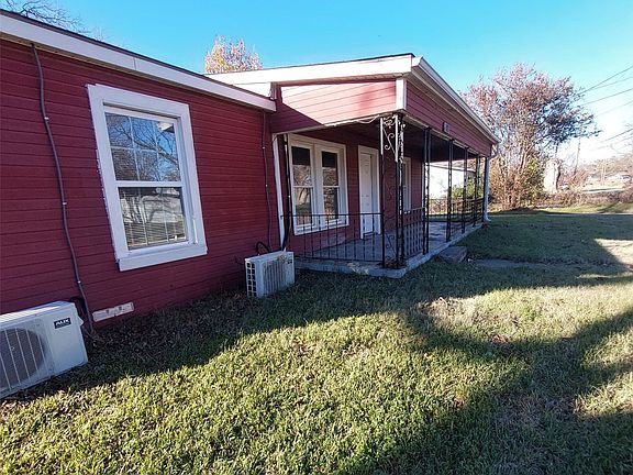 3rd image of 2425 Juanita Dr
